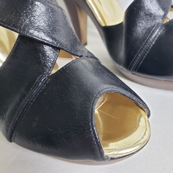 Reposhing -Michael Kors 8 Peep Toe Sling Back Wooden/Black Leather Heels - Picture 5 of 13